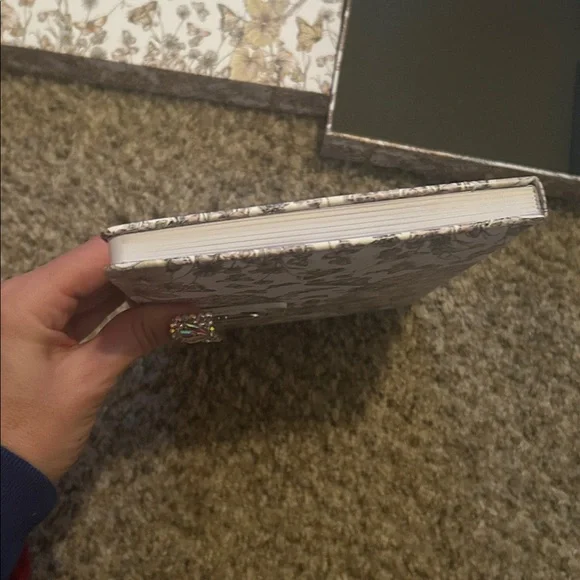 Dior Butterfly and Floral Stationery Set - Picture 7 of 9